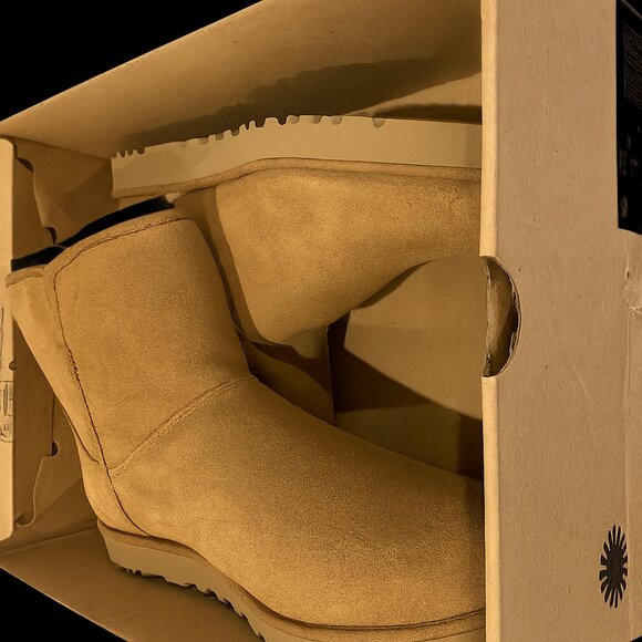 UGG Classic Short / Cory II Boots – Chestnut (Tan) – New in Box – Size 11 - Picture 2 of 2